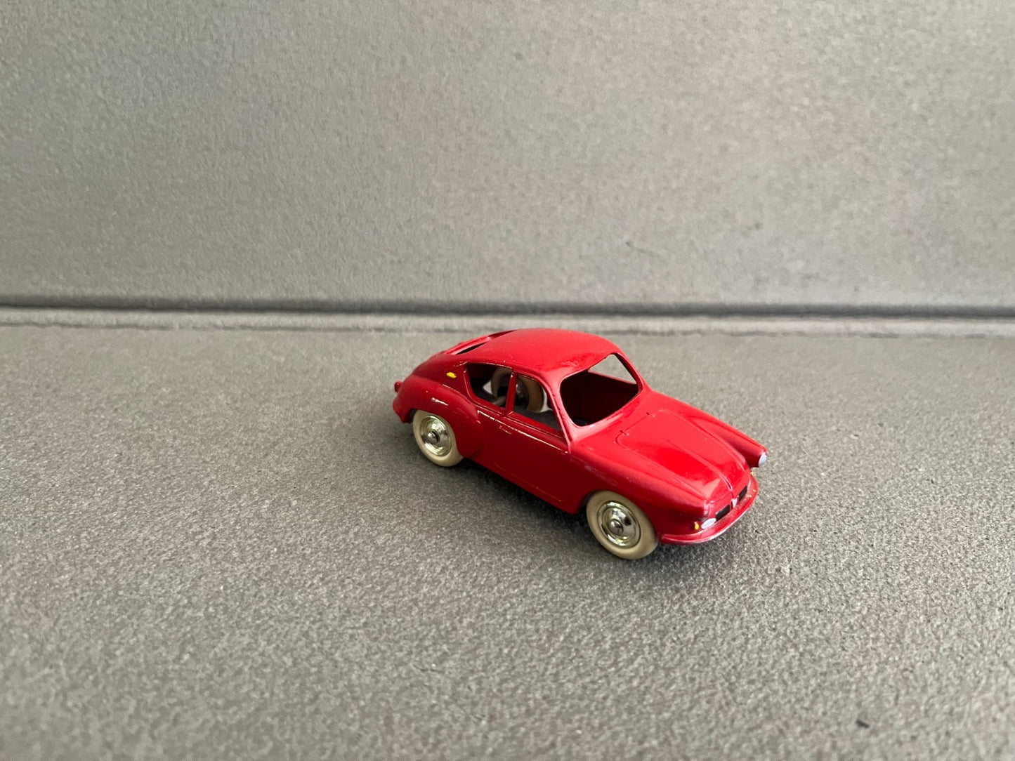 Ancienne Voiture miniature Alpine Type Mille Miles CIJ France