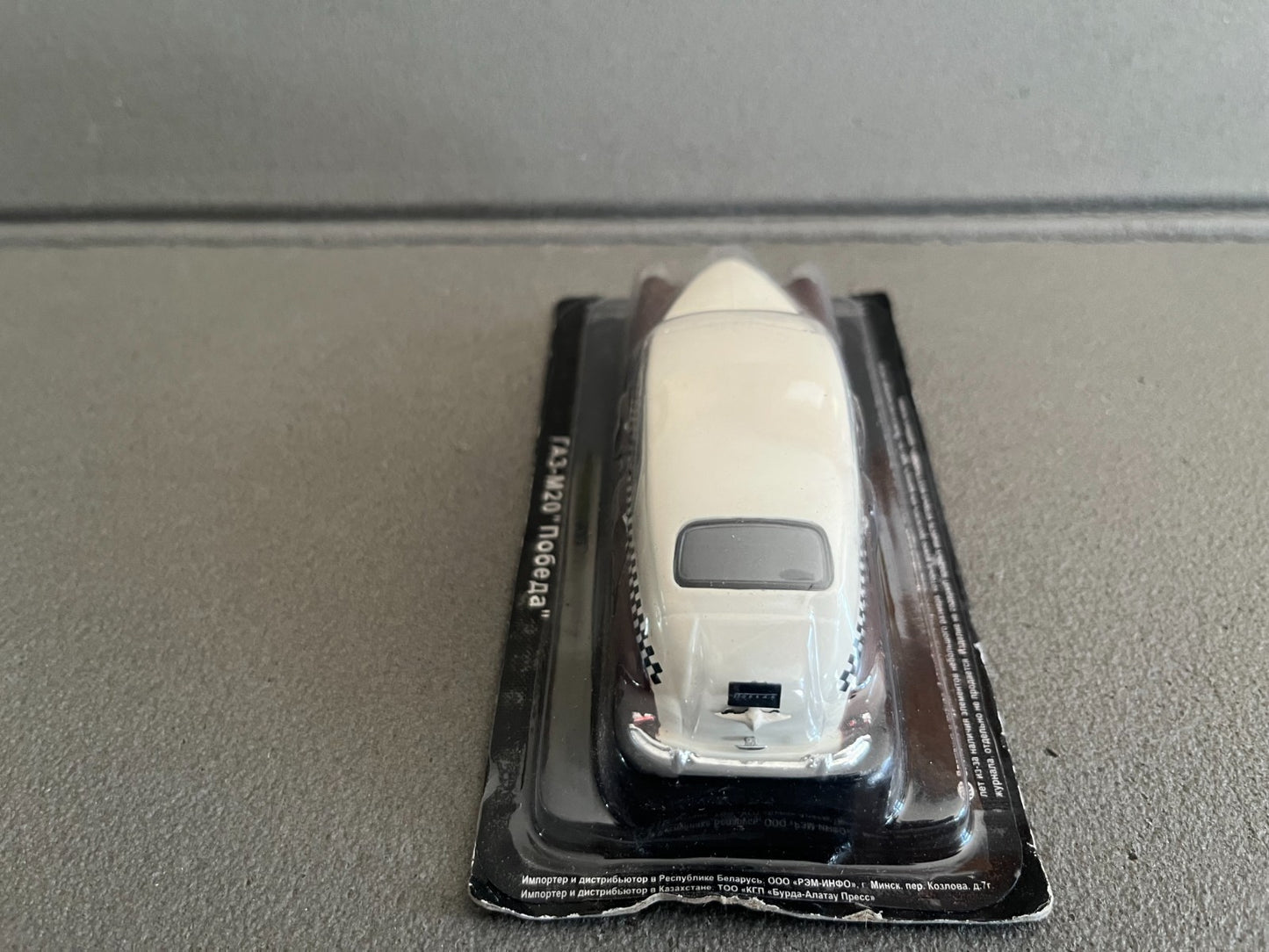 Voiture Miniature GAZ M20 Pobieba Taxi Ixo DeAgostini URSS Pays Est Russie 1/43