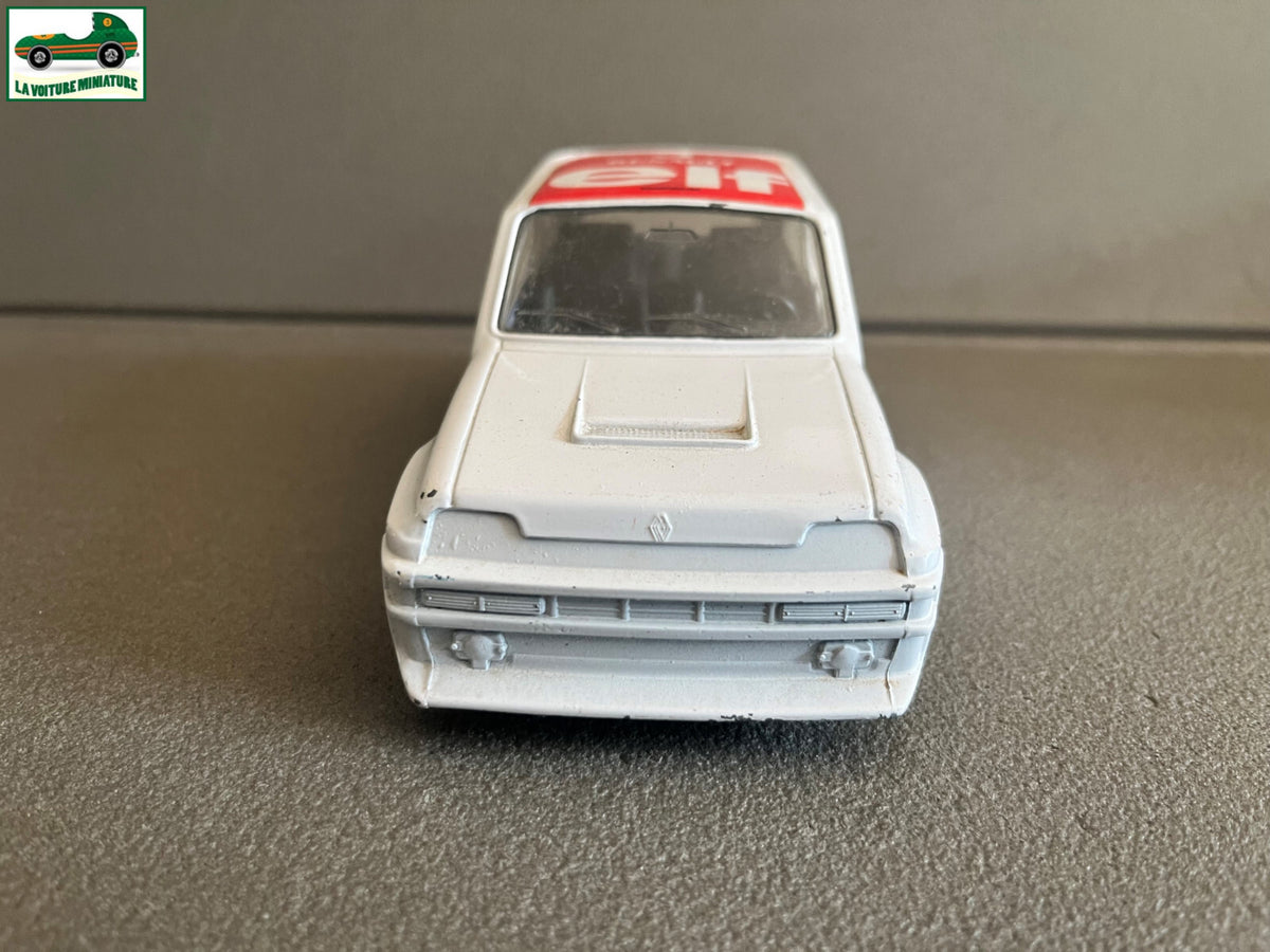 Ancienne Voiture Miniature Renault R5 Turbo Polistil au 1/22 Epave