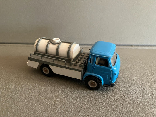 Ancienne Voiture Miniature Plastique Saviem SM 5C Transport Lait Norev au 1/43