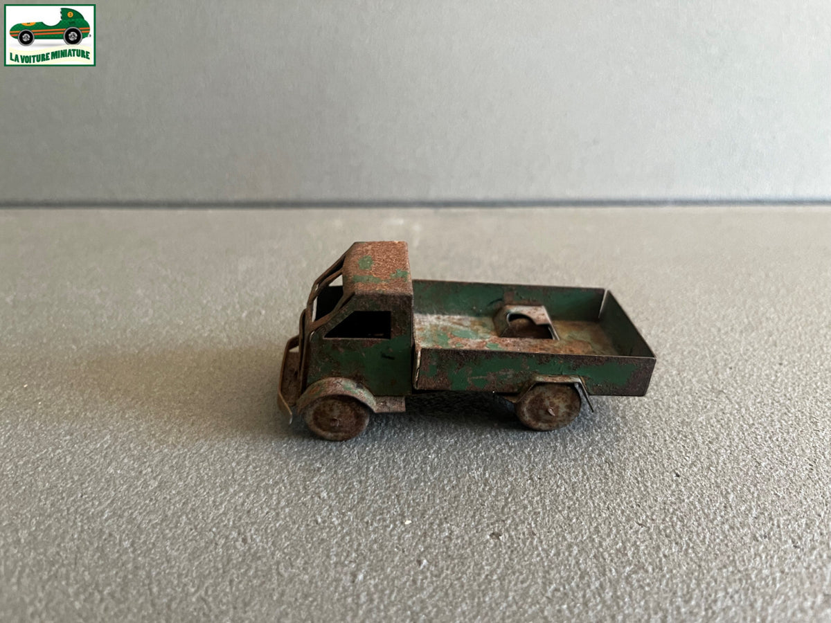 Ancienne Voiture Miniature Metal Tole penny toys "Gobin Daudé Polichinelle"