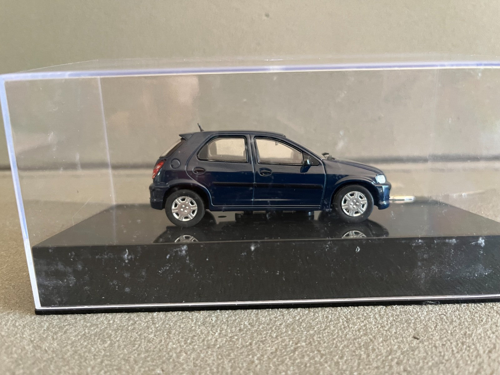 Voiture miniature Américaine Chevrolet Celta Super 1.4 2006 Opel Corsa au 1/43