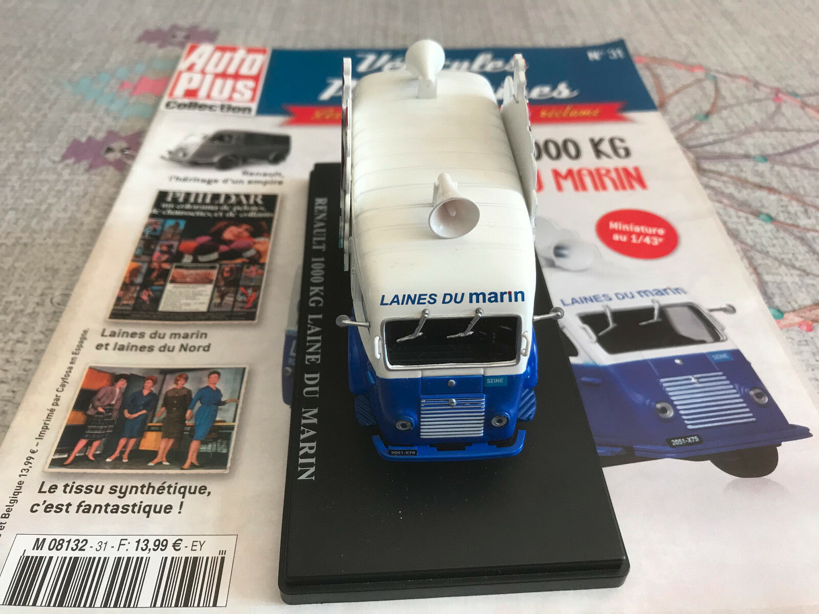 Voiture miniature Renault 1000 kg Laine du Marin Auto Plus Hachette au 1/43