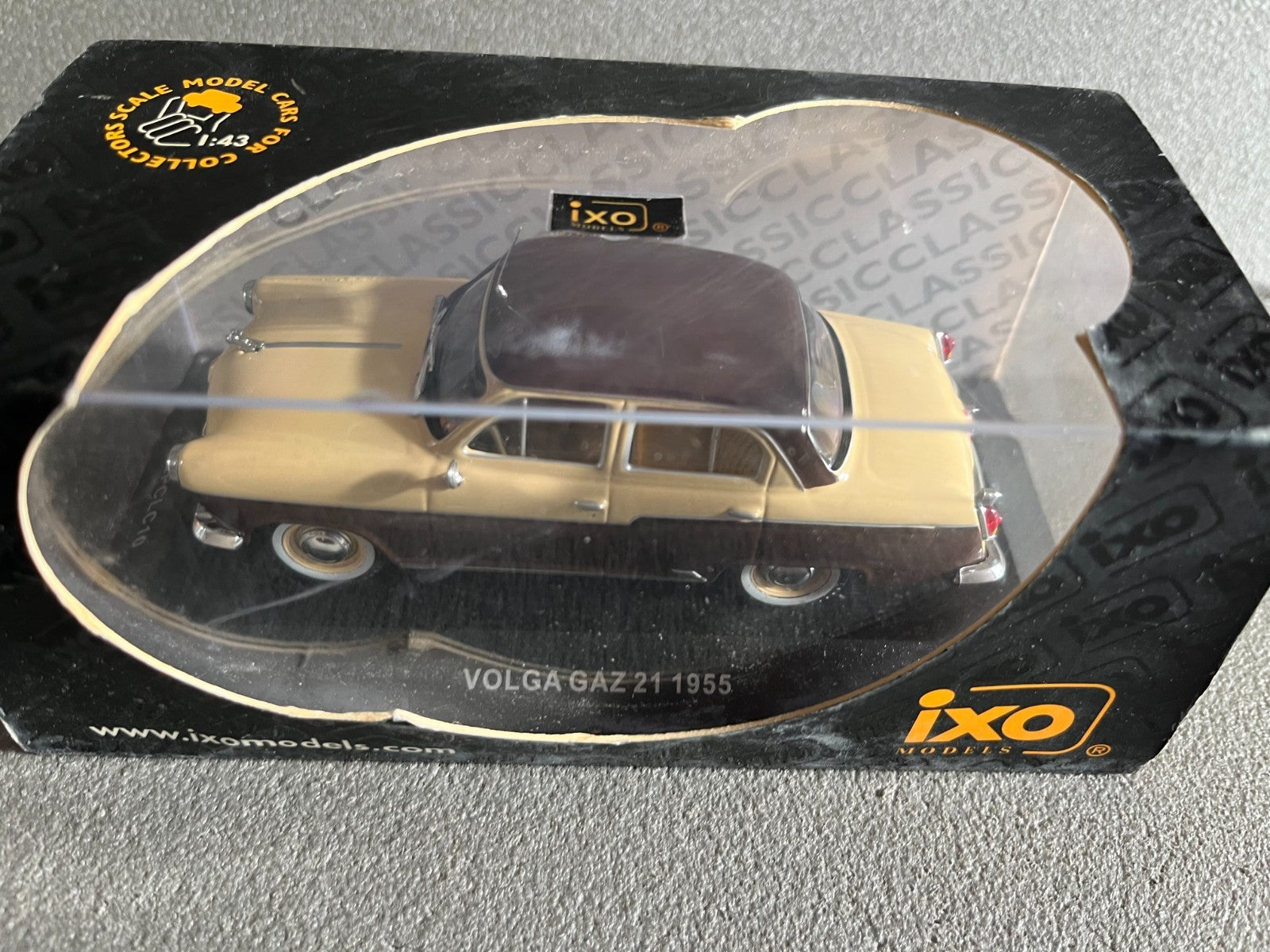 Voiture miniature Volga Gaz 21 1955 Ixo au 1/43