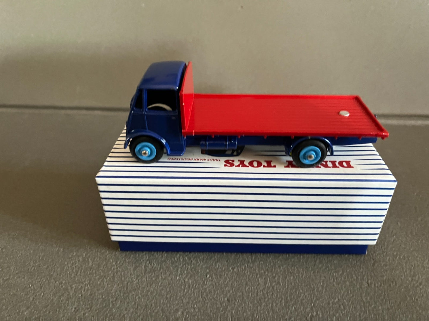 Voiture miniature Camion Guy Flat Truck 512 Dinky Toys Atlas