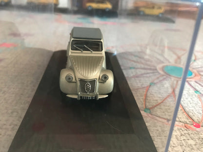 Voiture miniature Citroen 2cv 2 cv Berline La Poste PTT au 1/43