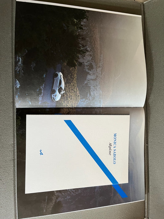 Livre Voiture Automobile Alpine La quête de l'agilité absolue Flammarion 2017