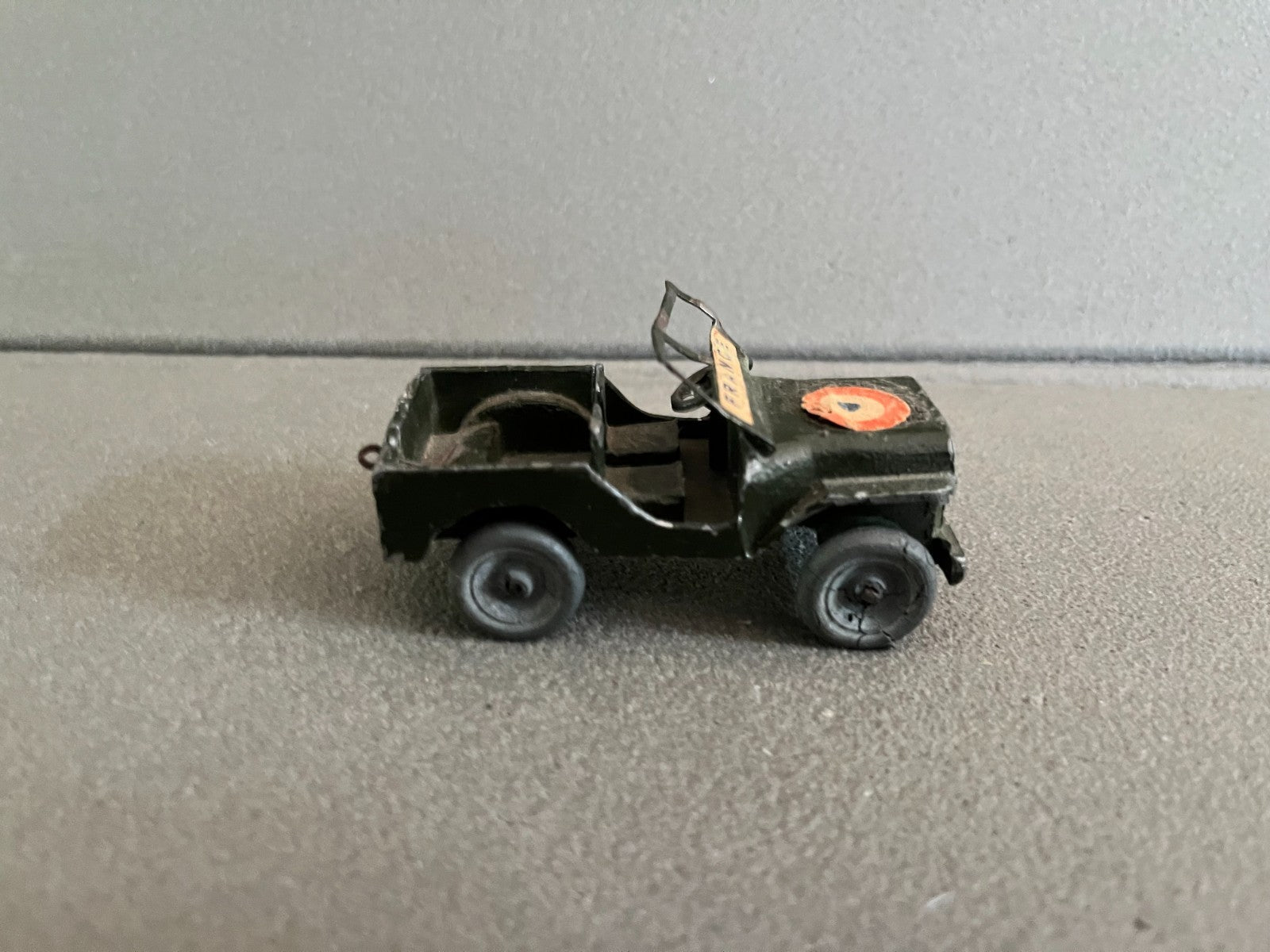 Rare Ancienne Voiture Miniature Militaire Jeep Willis Armée Française Zamak 1/43