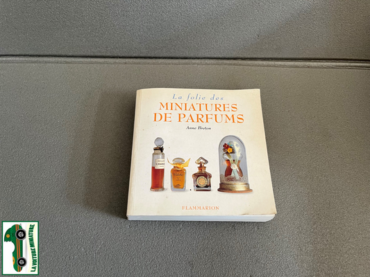 Livre La Folie des Miniatures de Parfums Flammarion