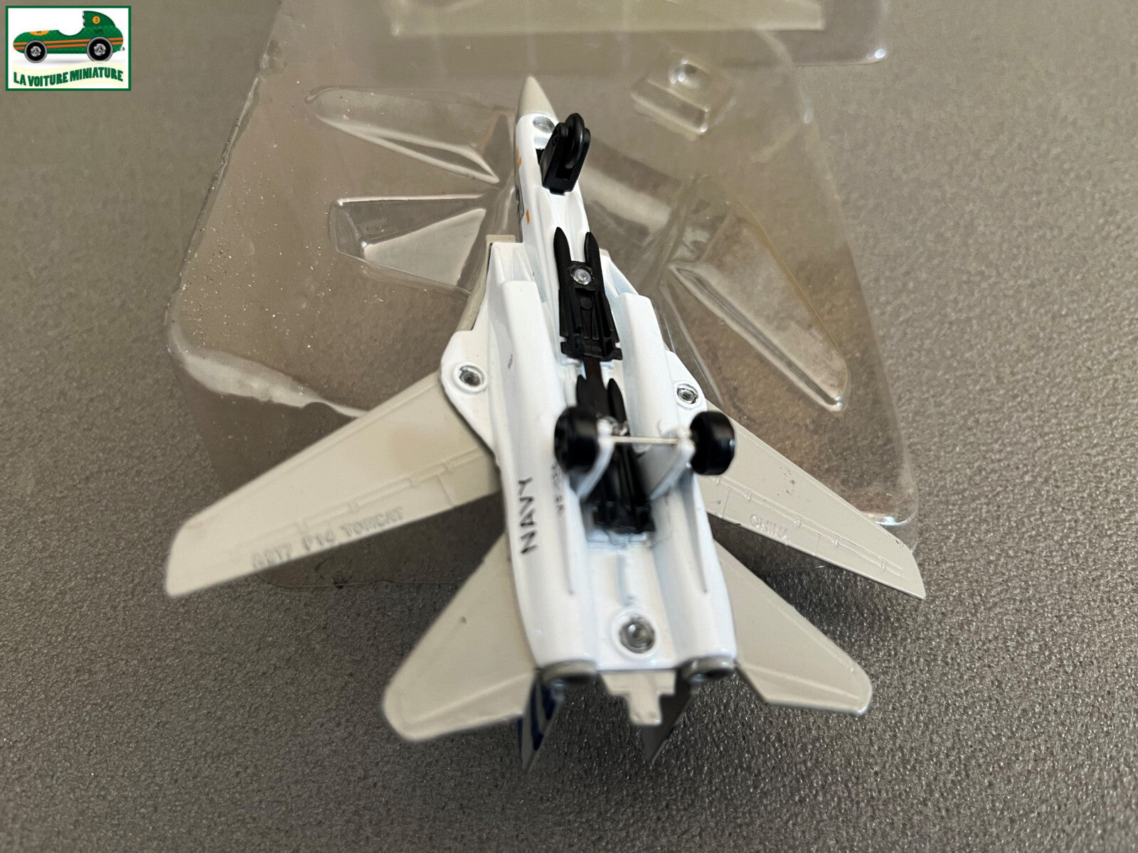 Avion miniature Militaire Sky Wings MotorMax F14 Tomcat