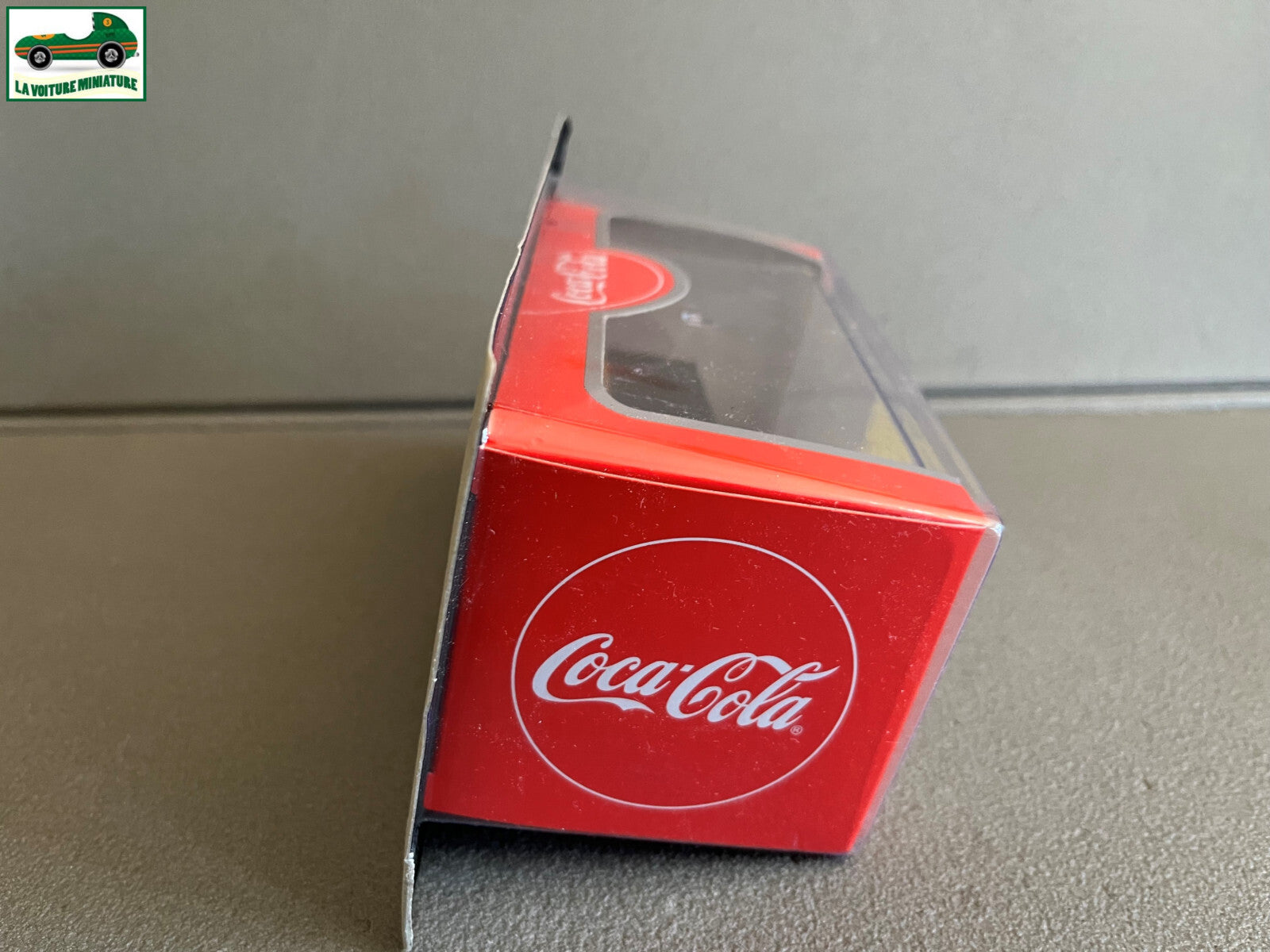 Voiture miniature Camion Livraison Coca Cola International KB8 1948 au 1/72