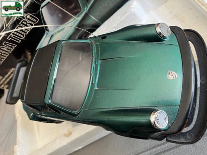 Ancienne Voiture Radiocommandée RC Porsche Targa Turbo Schuco incomplète