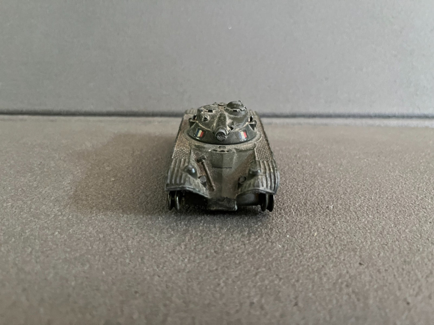 Ancienne Miniature Militaire Char EBR Panhard Dinky Toys Meccano France Epave