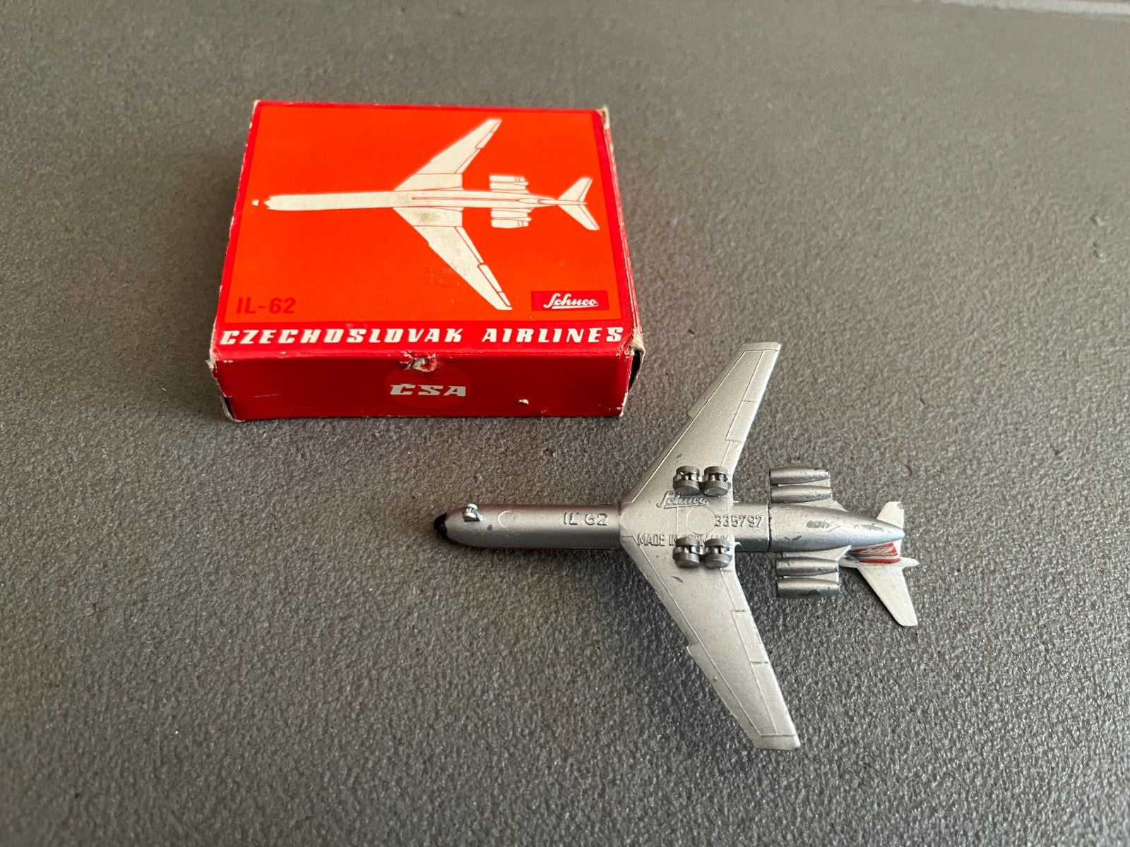 Ancien Avion miniature IL-62 Czechoslovak Airlines Schuco Piccolo