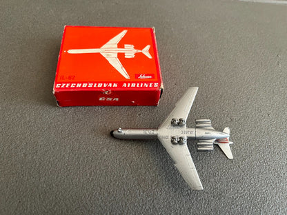 Ancien Avion miniature IL-62 Czechoslovak Airlines Schuco Piccolo