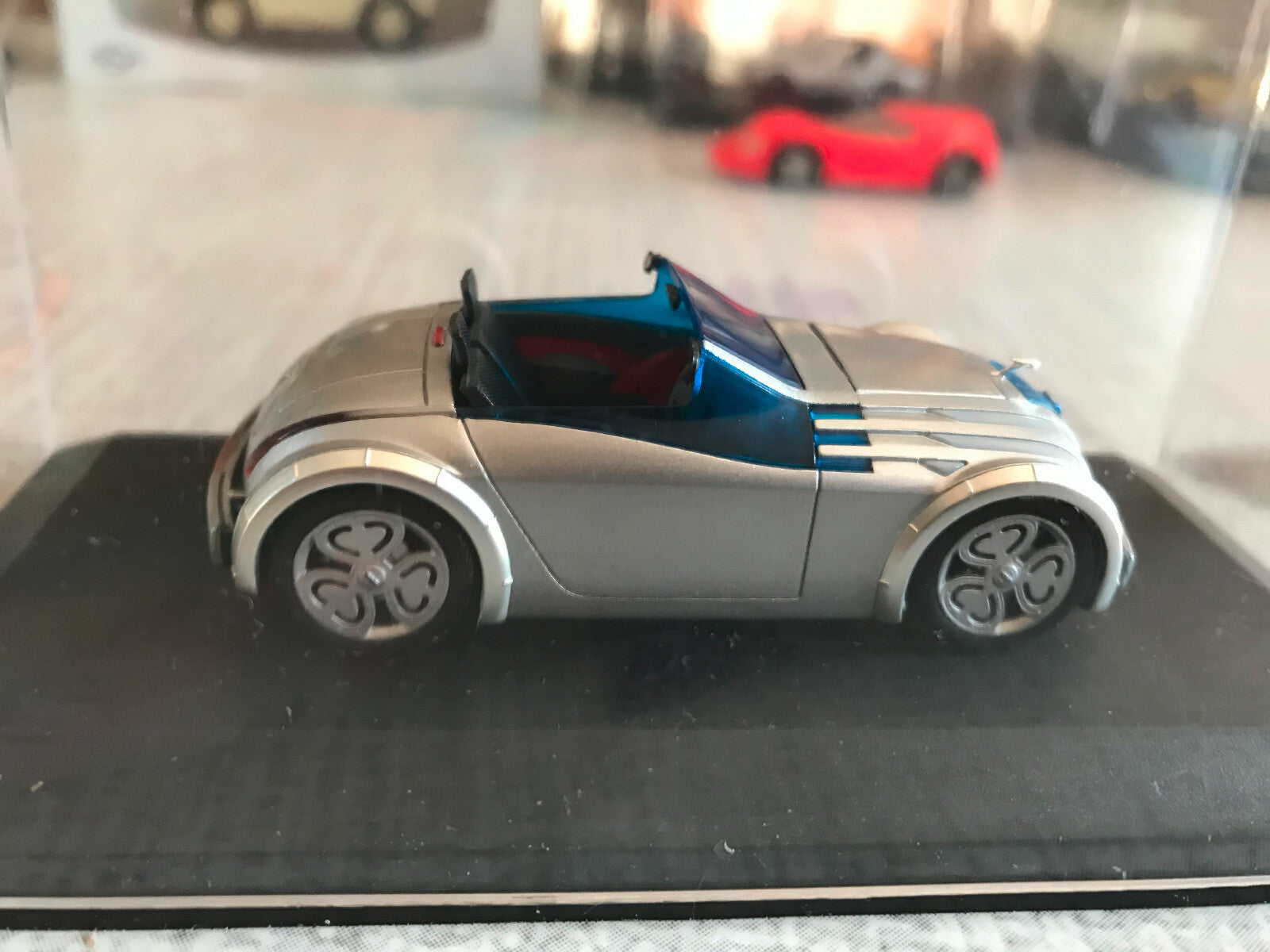 Voiture miniature Nissan Jikoo Norev Concept Car au 1/43