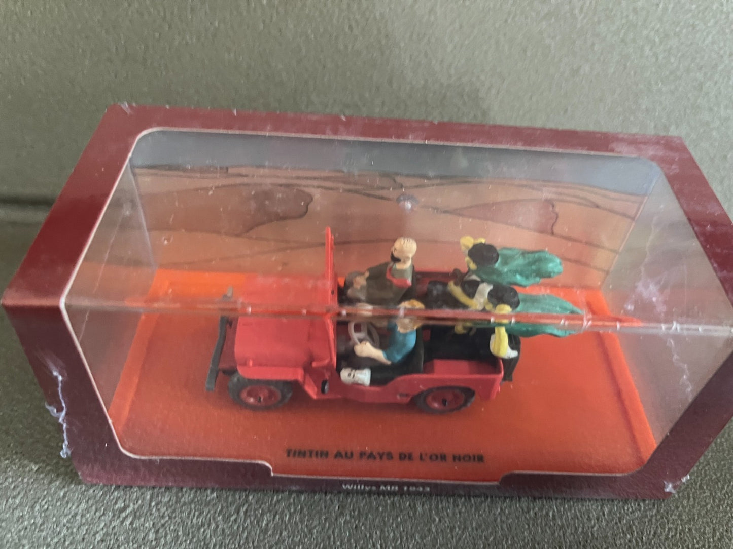 Miniature En Voiture Tintin Jeep Willis Rouge Ile Noire Hergé Atlas au 1/43