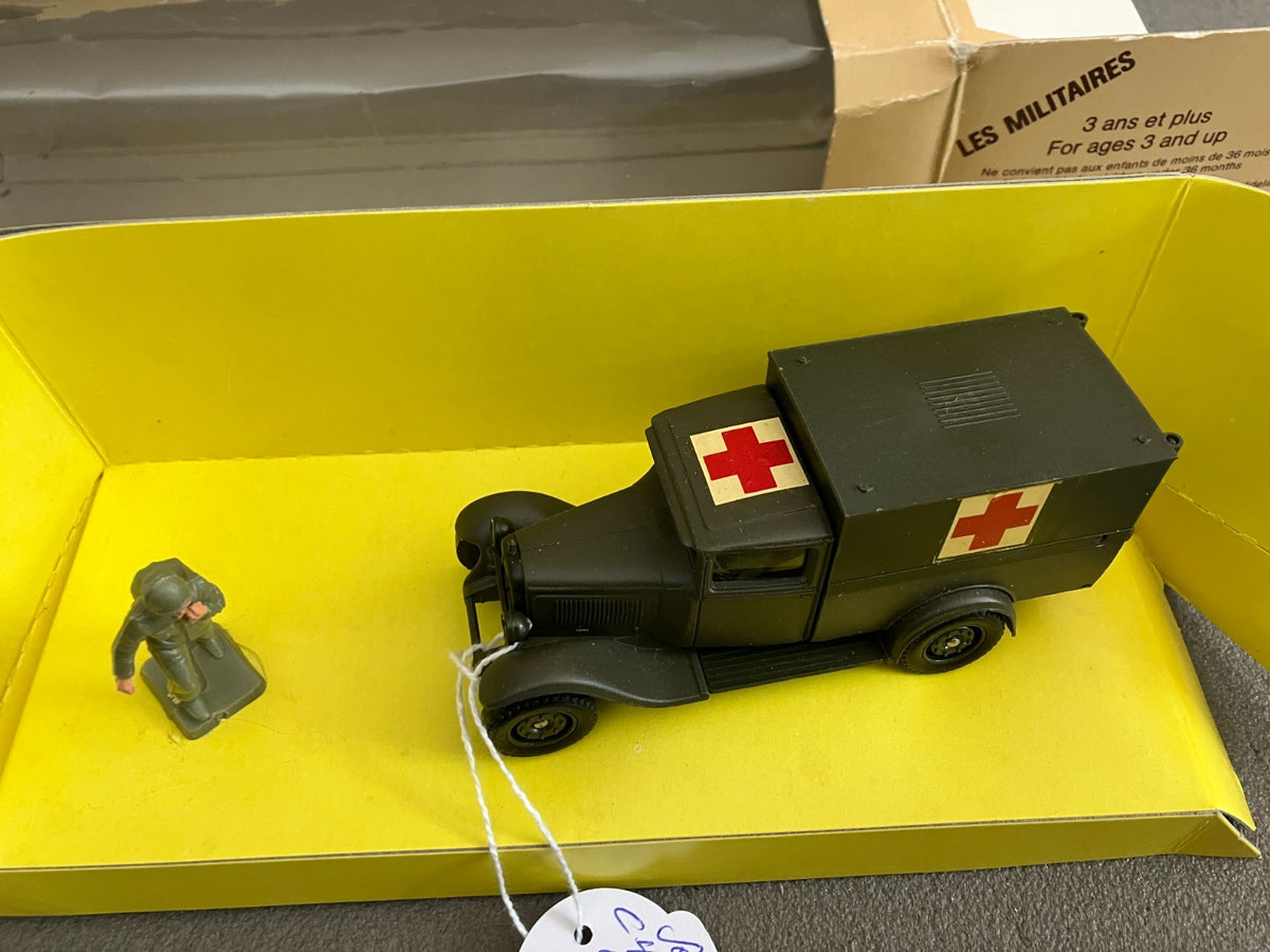 Ancien Miniature Militaire Blindé Citroën C4 Ambulance 6020 Solido France 1/43