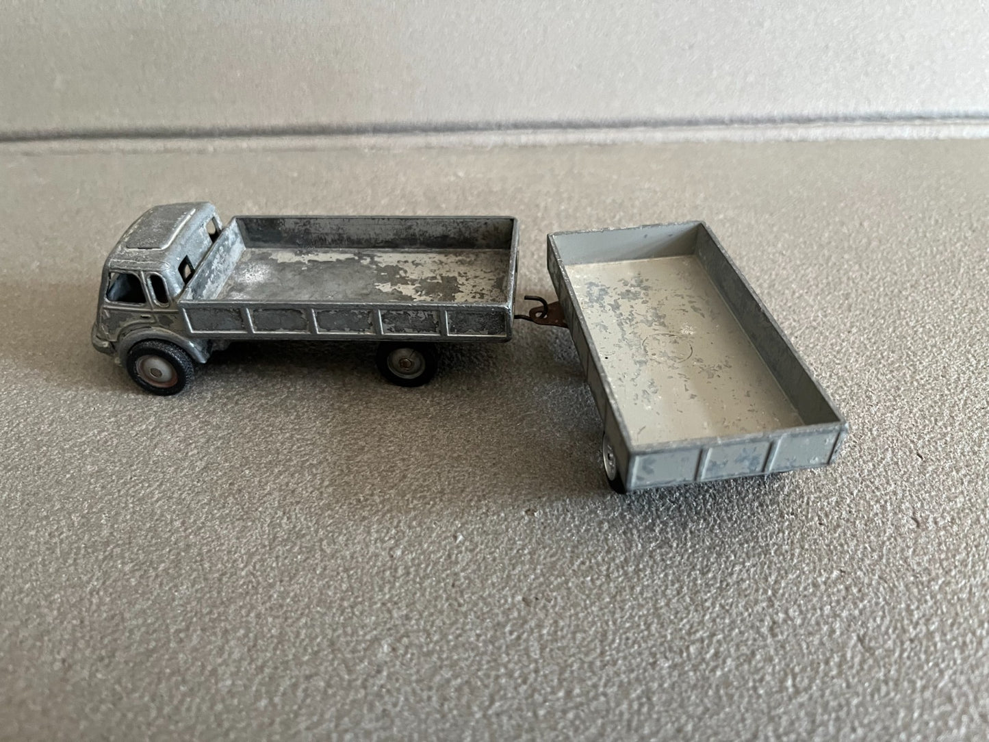 Voiture Miniature Ancienne Camion 7-T Renault CIJ Remorque France Epave