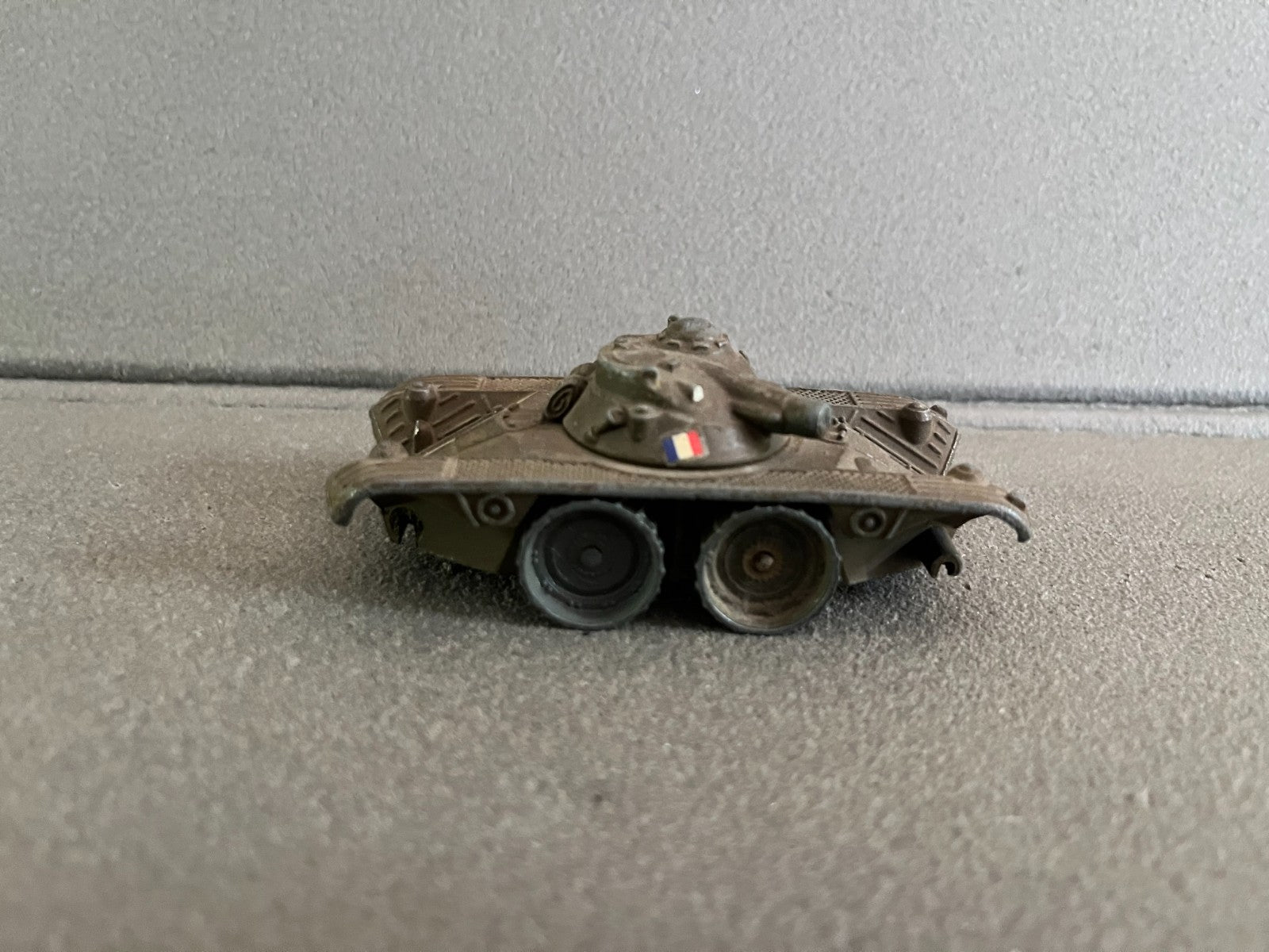 Ancienne Miniature Militaire Char EBR Panhard Dinky Toys Meccano France Epave