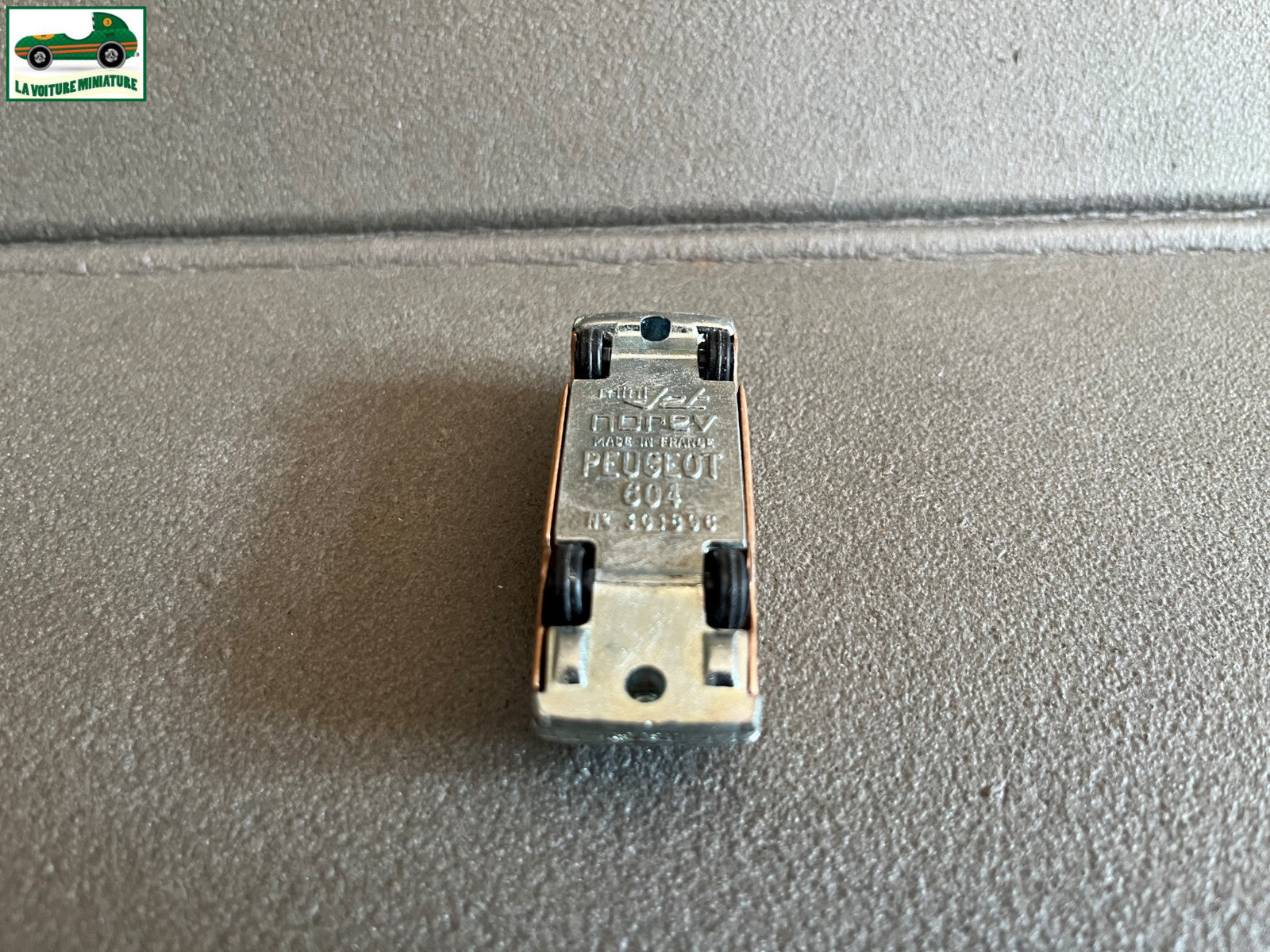 Ancienne Miniature Voiture Peugeot 604 MiniJet Norev France 1/64