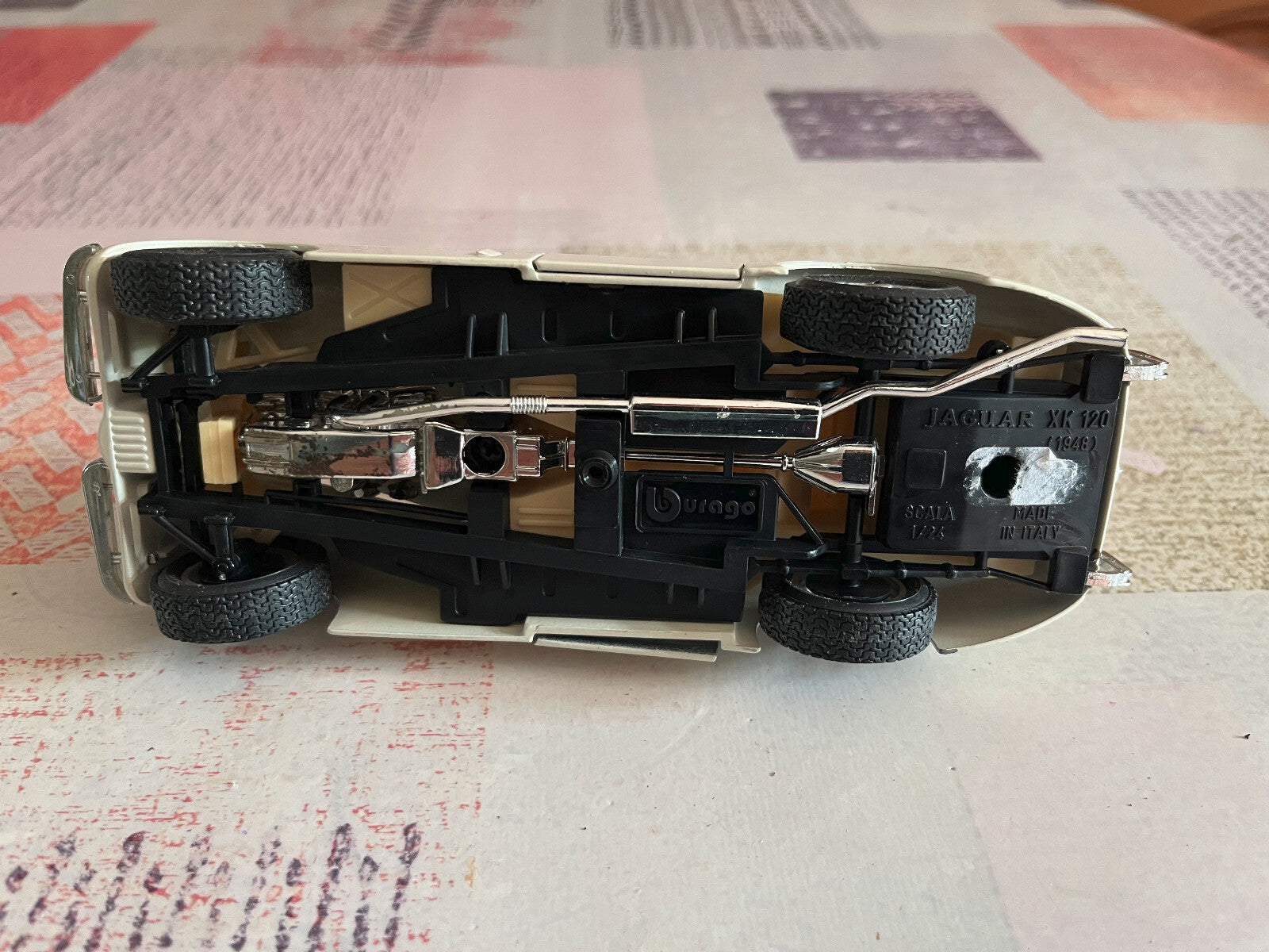 Voiture miniature Jaguar XK 120 1948 Burago 1/24