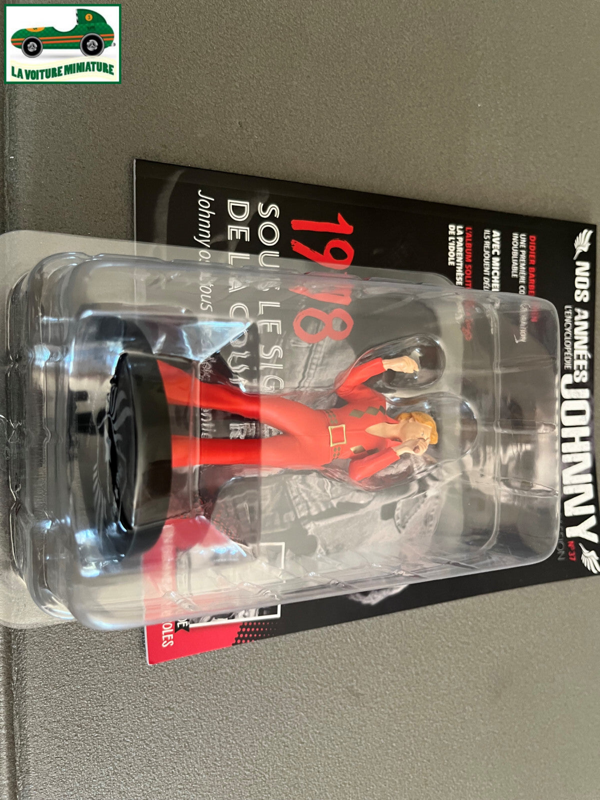 Figurine de Collection Johnny Hallyday Sous le Signe de la Country N°37