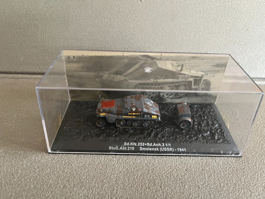 Miniature Militaire Char Tank Blindé Sd.Kfz. 252 + Sd.anh. 3 1/1 Altaya 1/72