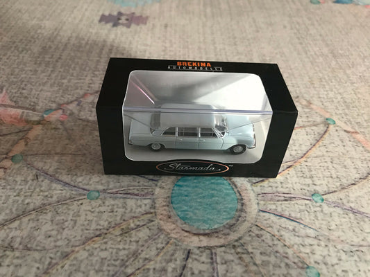 Voiture Miniature Mercedes Benz 220 D W115 Art 13403 Brekina 1/87 HO