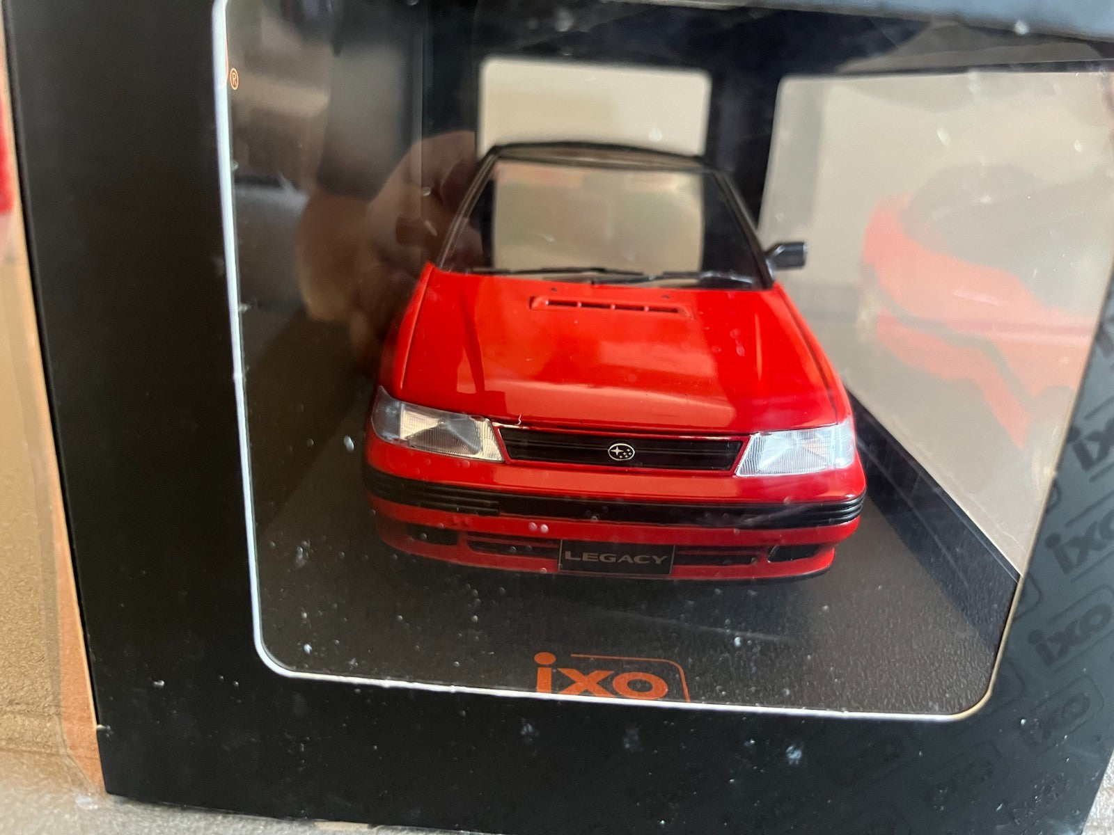 Voiture miniature Subaru Legacy RS 1991 IXO au 1/18