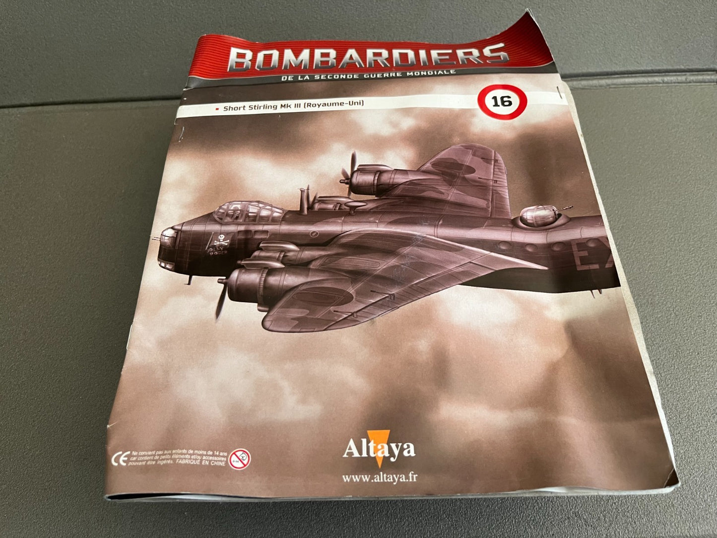 Avion miniature Militaire Bombardier Short Stirling Mk III Altaya 1/72