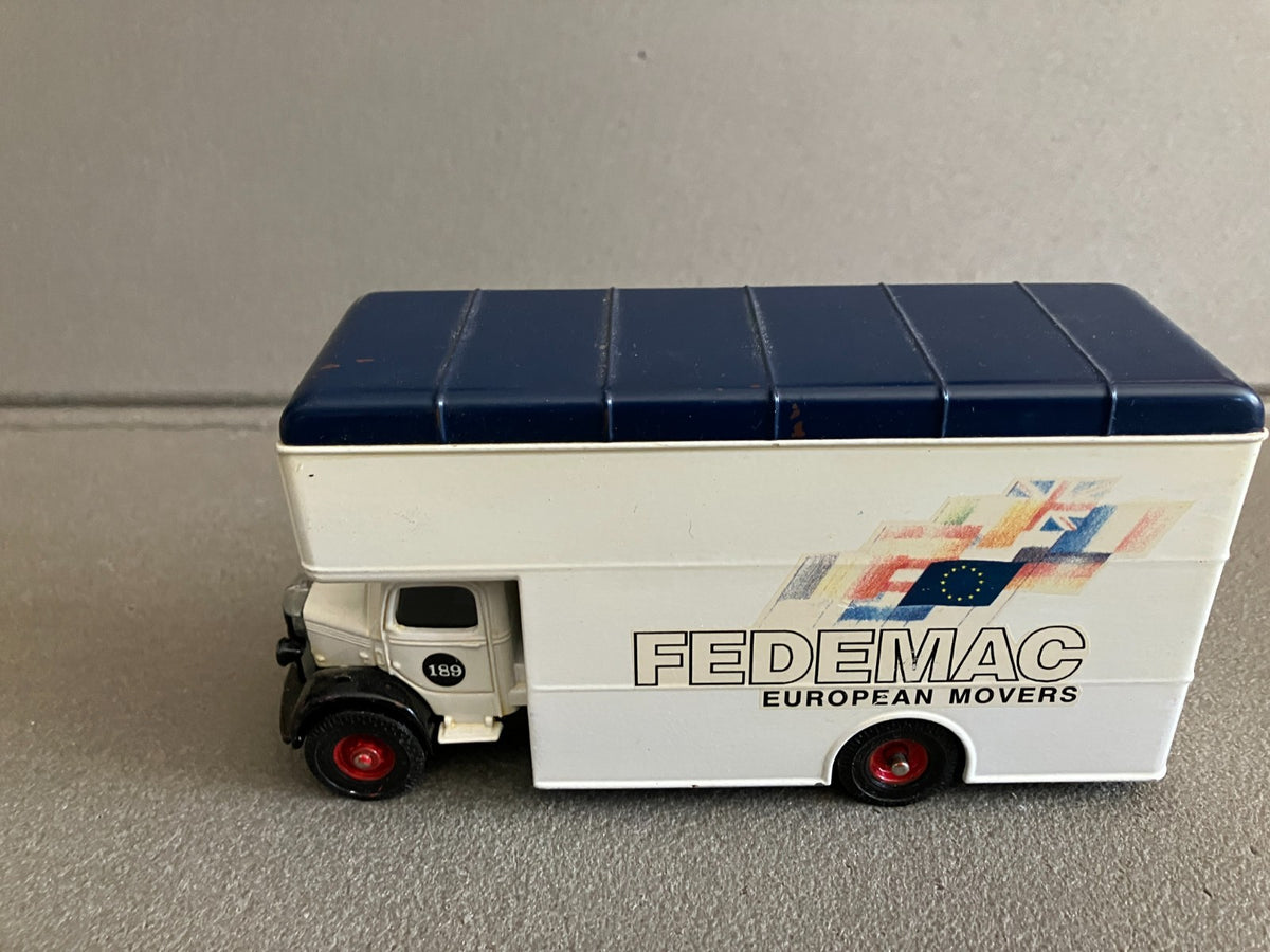 Voiture Miniature Camion Bedford Luton Van Fedemac Corgi 1/50