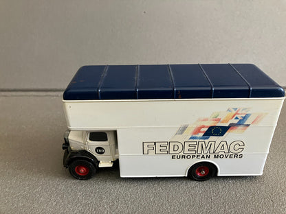 Voiture Miniature Camion Bedford Luton Van Fedemac Corgi 1/50