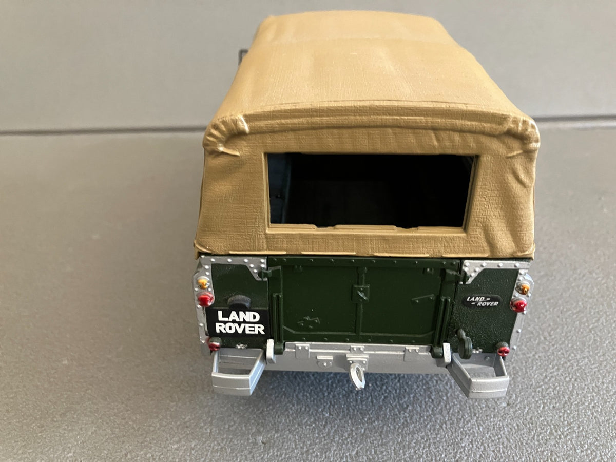 Ancienne Voiture miniature Land Rover Serie III Universal Hobbies au 1/18
