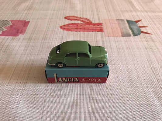 Voiture miniature Lancia Appia Mercury Hachette 1/48 1/43 Dinky