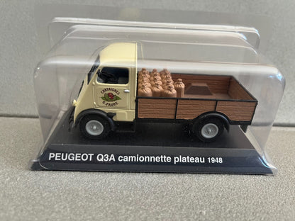 Voiture Miniature Peugeot Q3A Camionnette plateau 1948 Norev Hachette 1/43