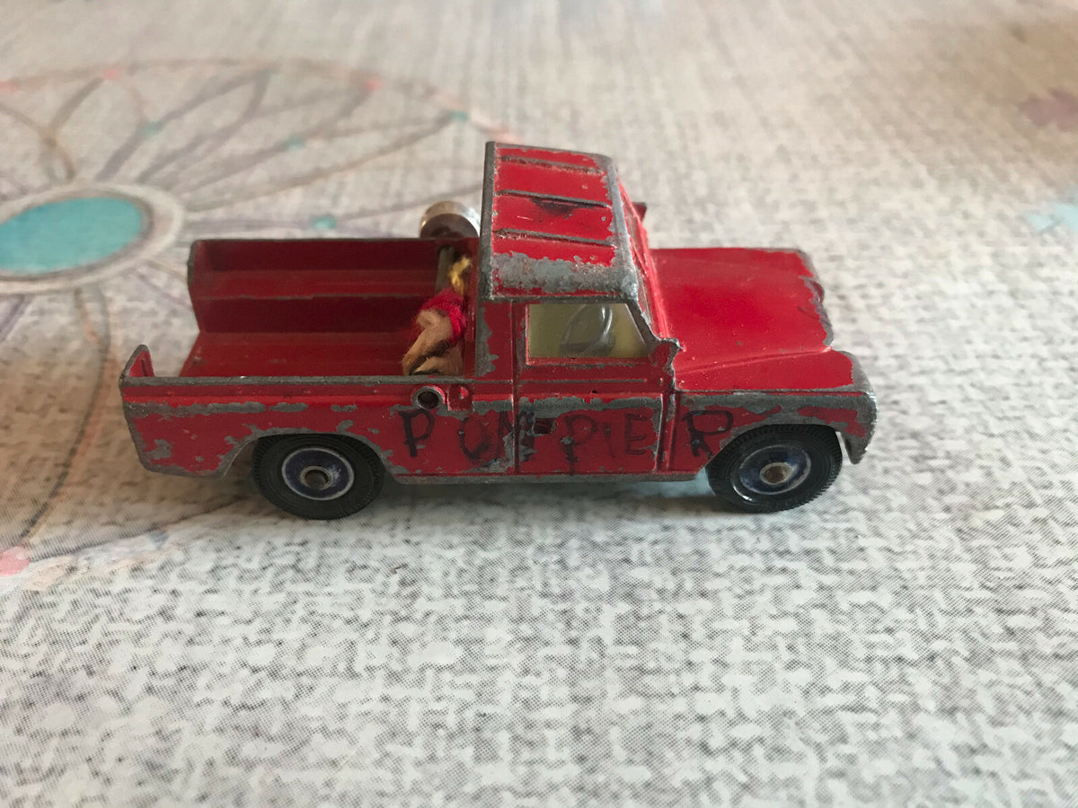 Ancienne Voiture Miniature Land Rover 109 W.B Corgi Toys Made GT Britain Epave 