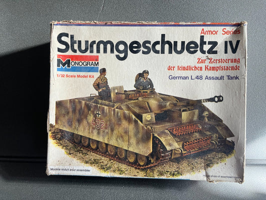 Maquette Militaire Char Tank Sturmgeschuetz IV German Monogram 1/32