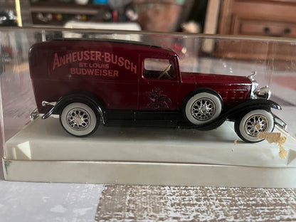 Voiture miniature Cadillac Budweiser Solido au 1/43
