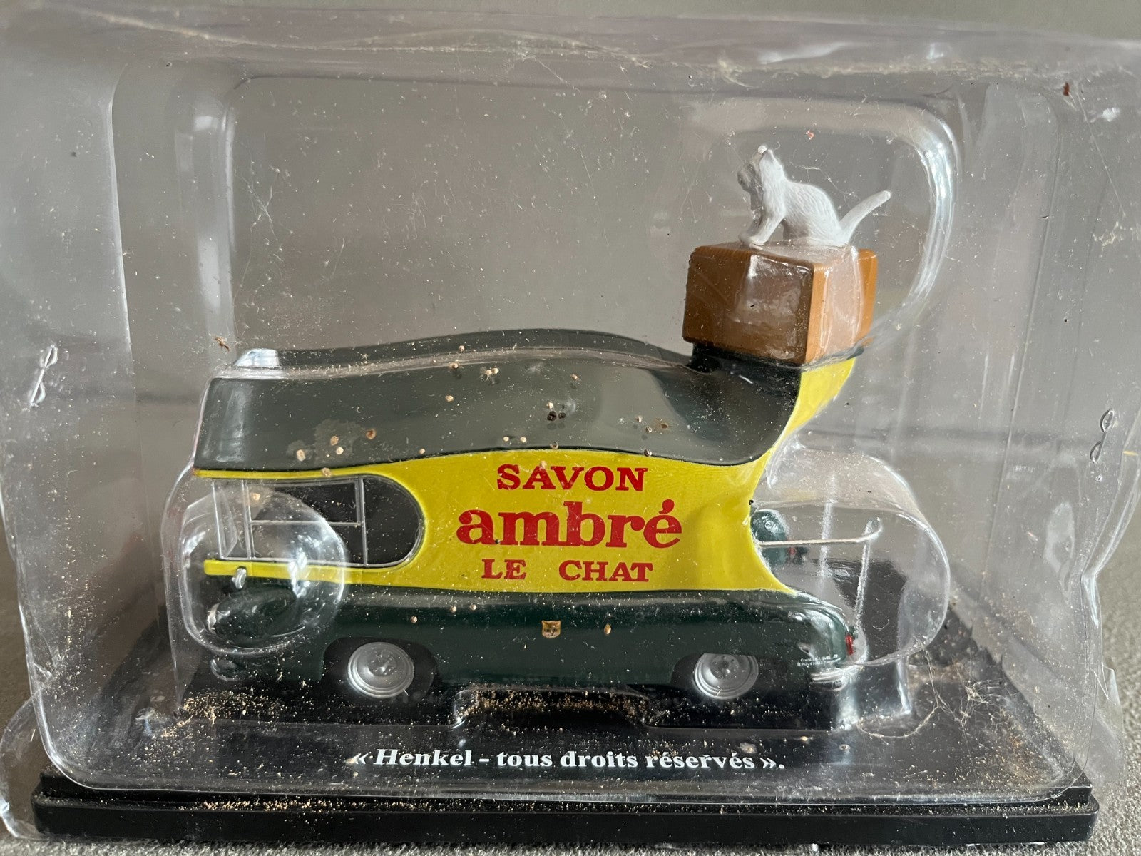 Voiture miniature Camion Renault 1400 KG Savon le Chat Auto Plus Hachette 1/43