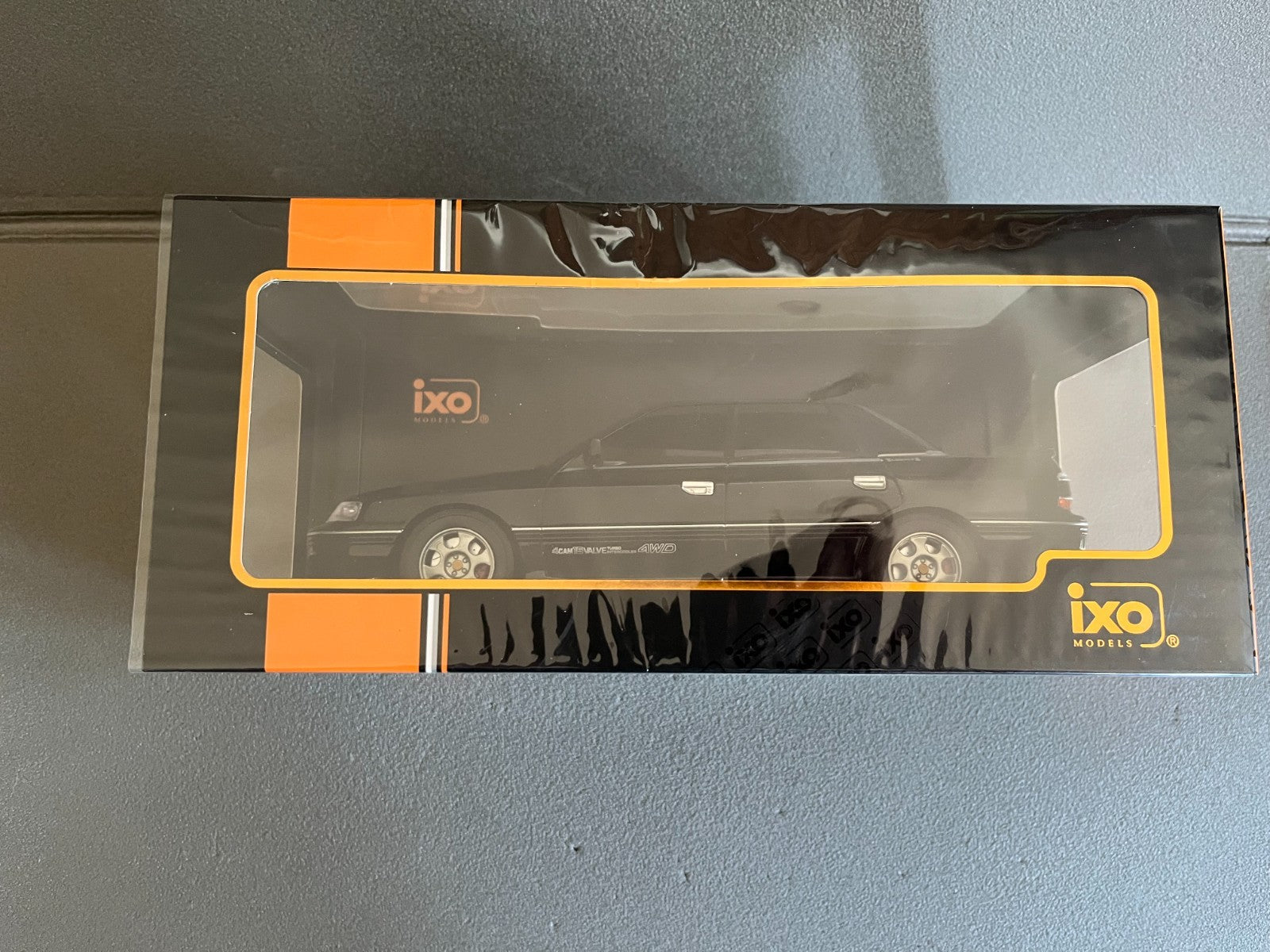 Voiture miniature Subaru Legacy RS 1991 IXO au 1/18