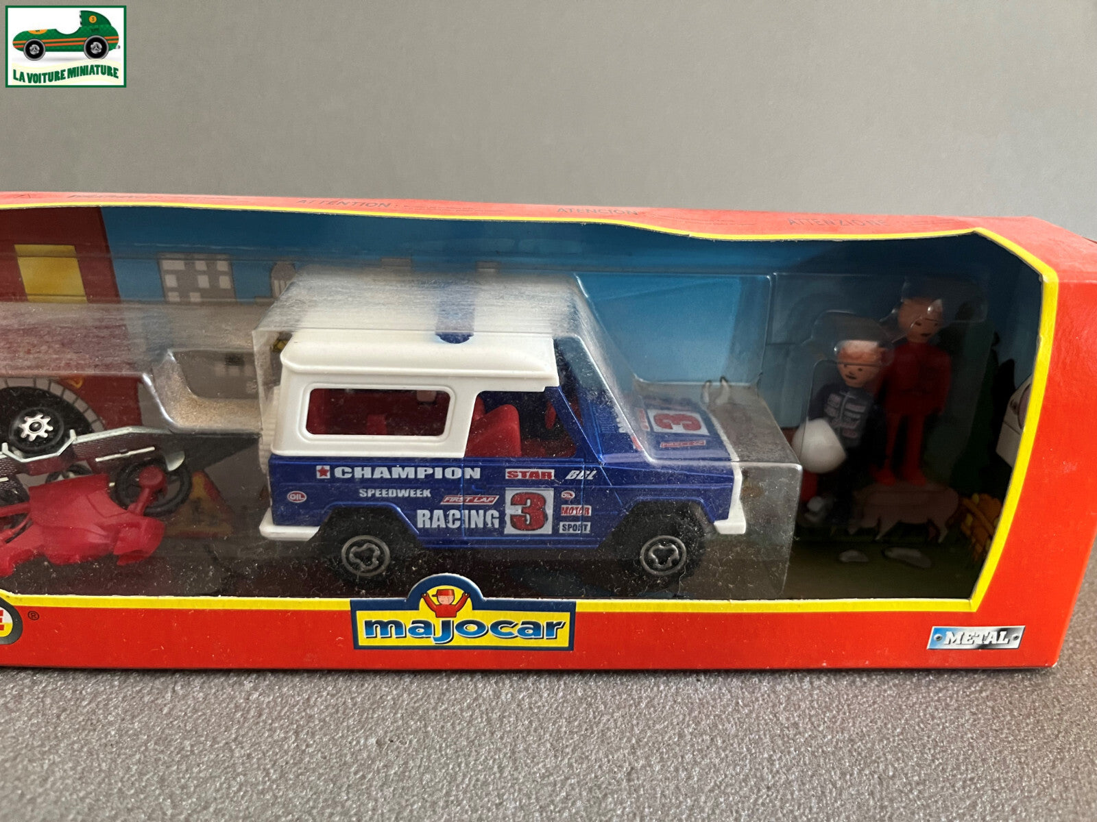 Voiture miniature Majocar 7300 4x4 Remorque avec Moto Majorette