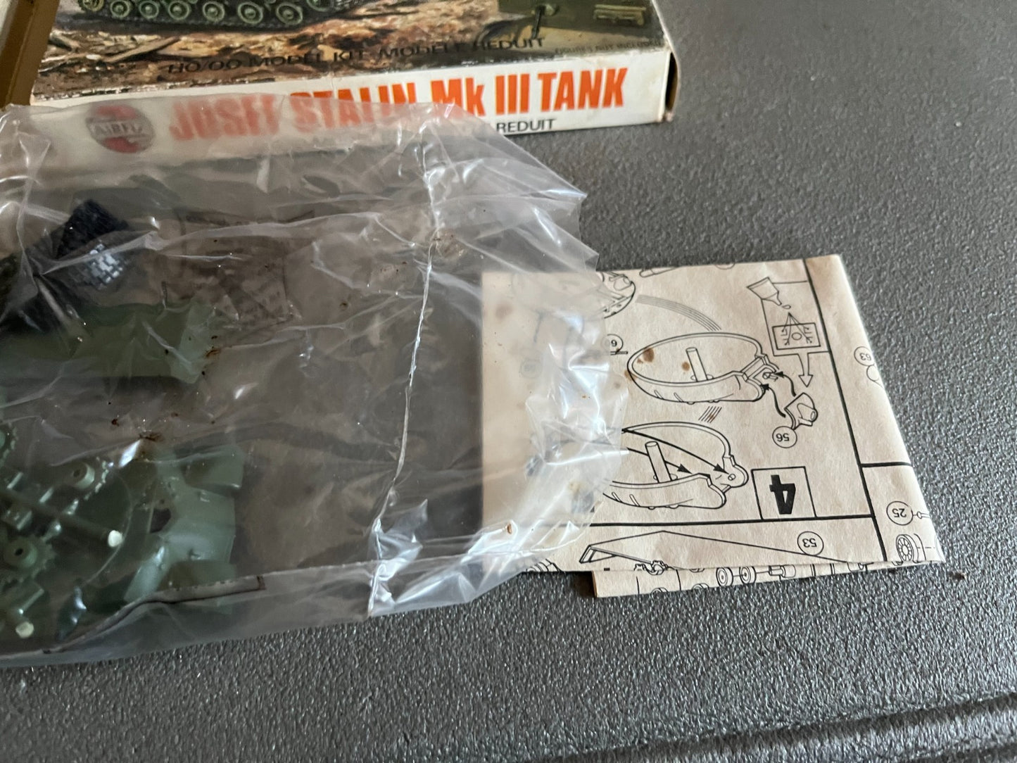 Maquette Militaire Blindé Char Josef Stalin Mk III Tank AirFix OO 1/72 1/76
