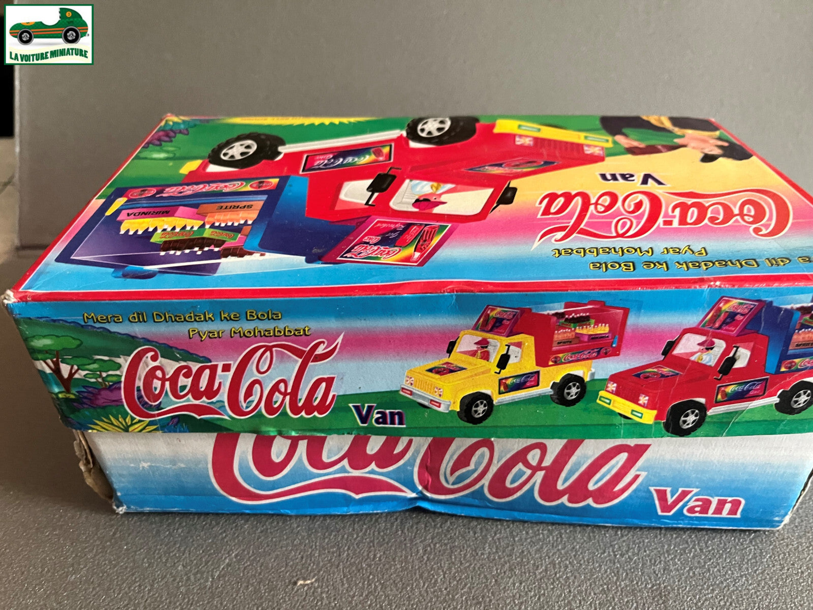 Ancien Jouet de Bazar Plastique Mécanisme Clé Voiture Coca Cola Brijbasi toys