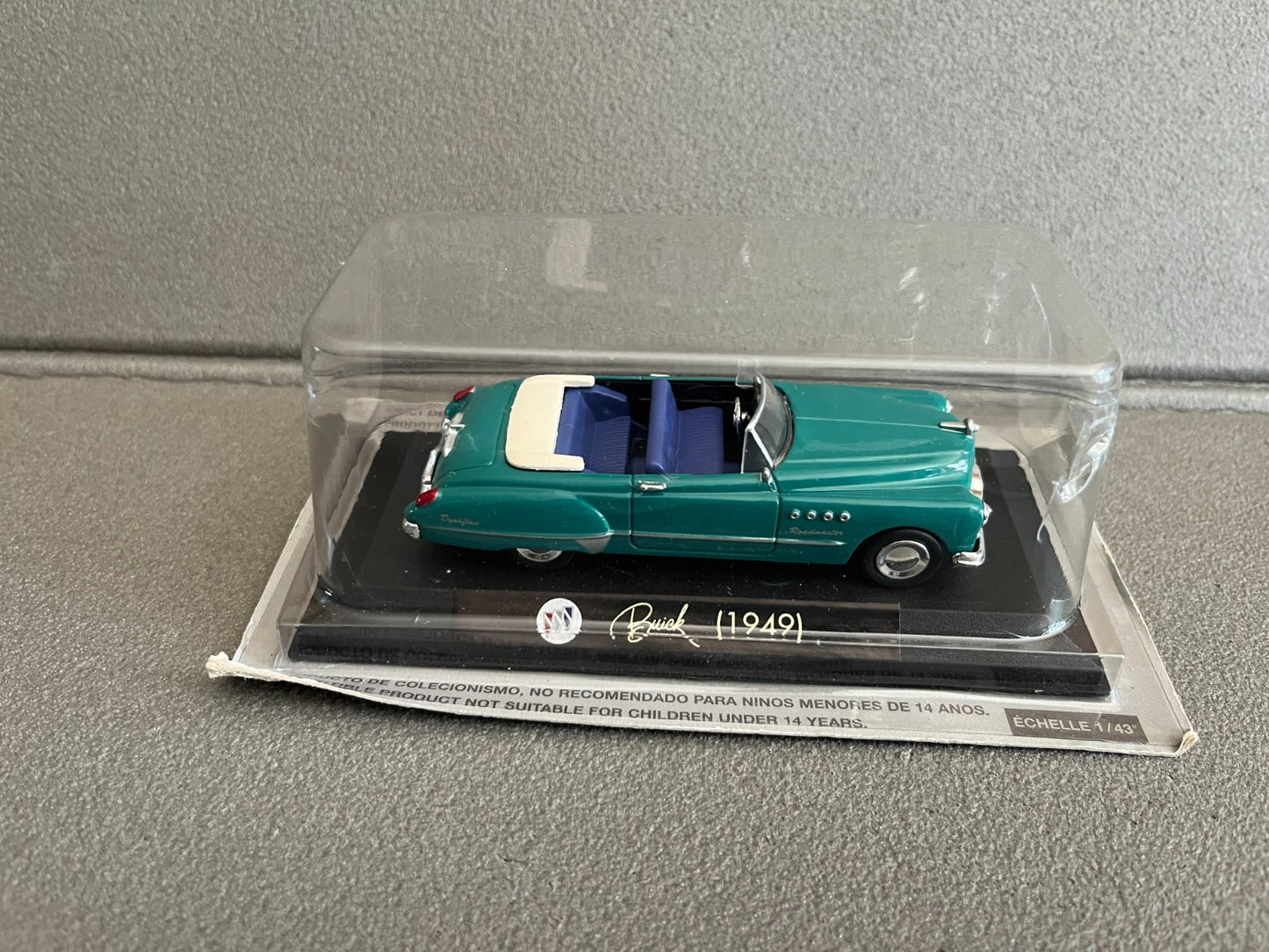 Voiture Miniature américaine Buick 1949 au 1/43