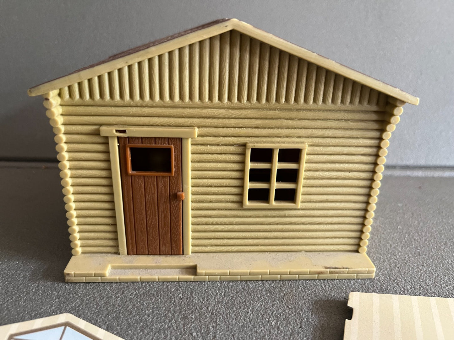 Jouet Ancien Plastique Maison New Ray 1999