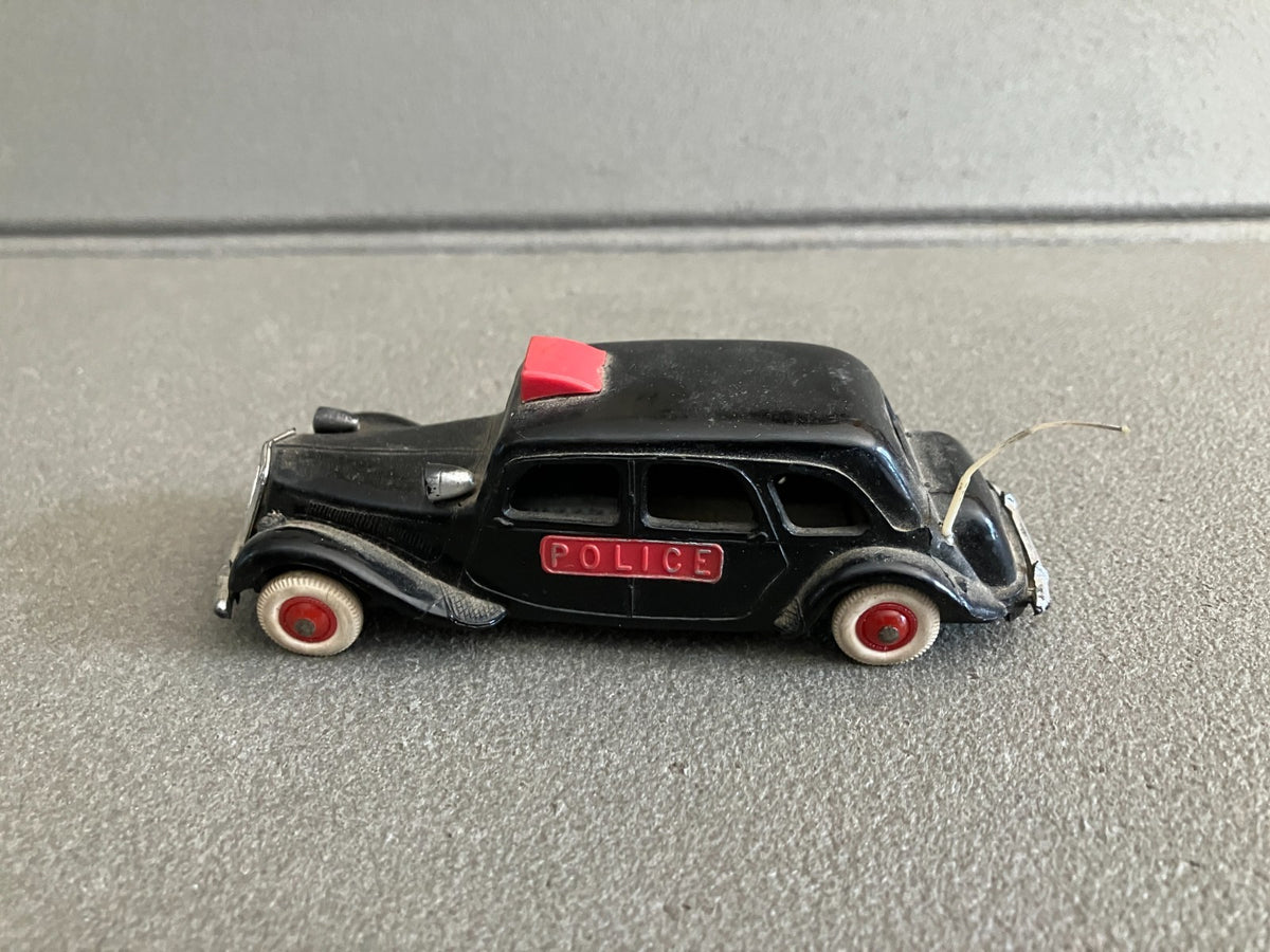 Ancienne Voiture Miniature Citroen Traction 15 Six Police Norev Plastique Epave