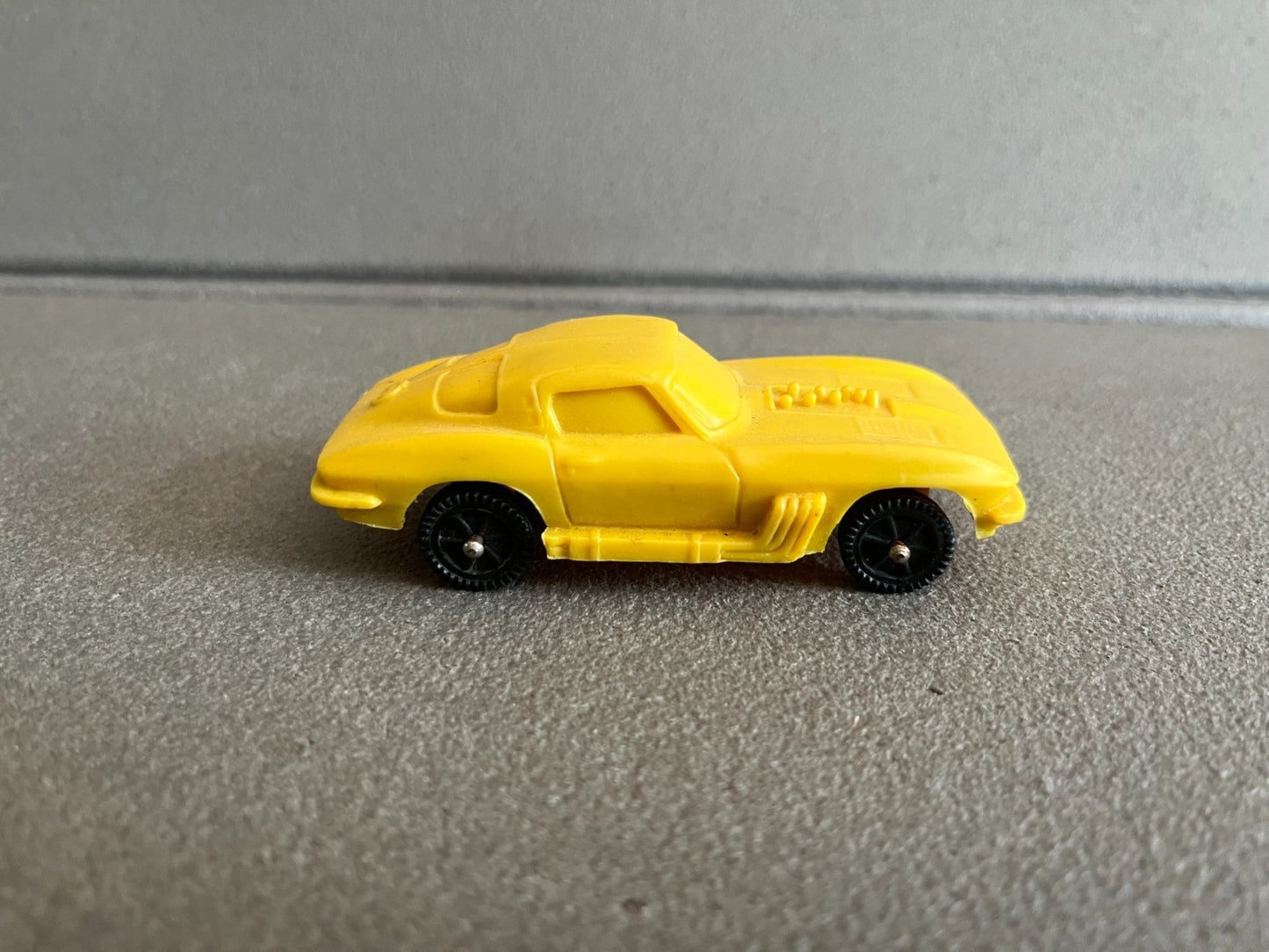 Voiture Miniature Ancien Corvette Stelco Vinyl Line Germany Plastique Gomme