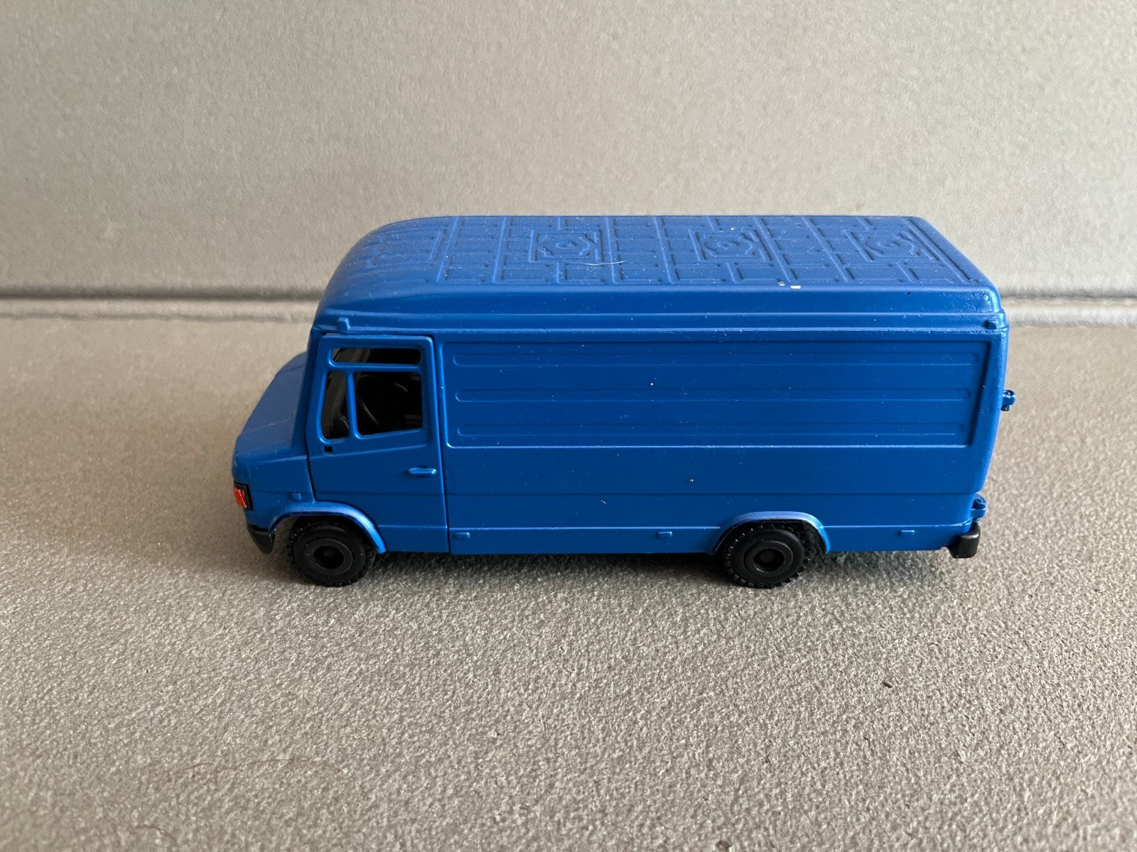 Voiture Miniature Ancien Camion Fourgon Mercedes Benz 507D-811D Conrad 1/43