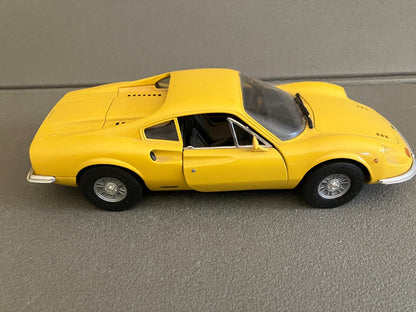 Ancienne Voiture miniature Ferrari Dino 246 GT Anson au 1/18